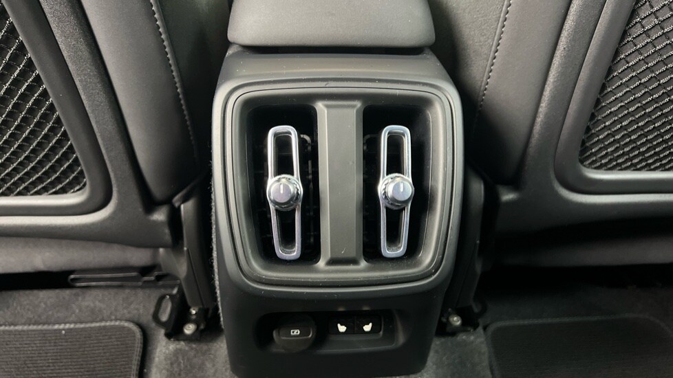 Used Volvo XC40 2023 for sale - 77519057: Photo 43