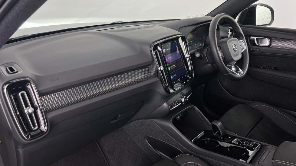 Used Volvo XC40 2023 for sale - 77519057: Photo 46