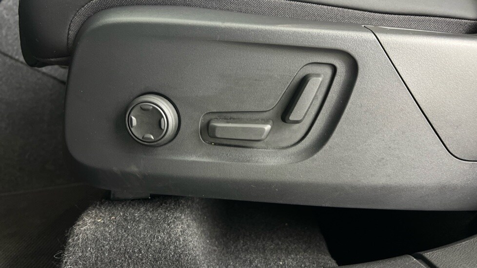 Used Volvo XC40 2023 for sale - 77519057: Photo 49