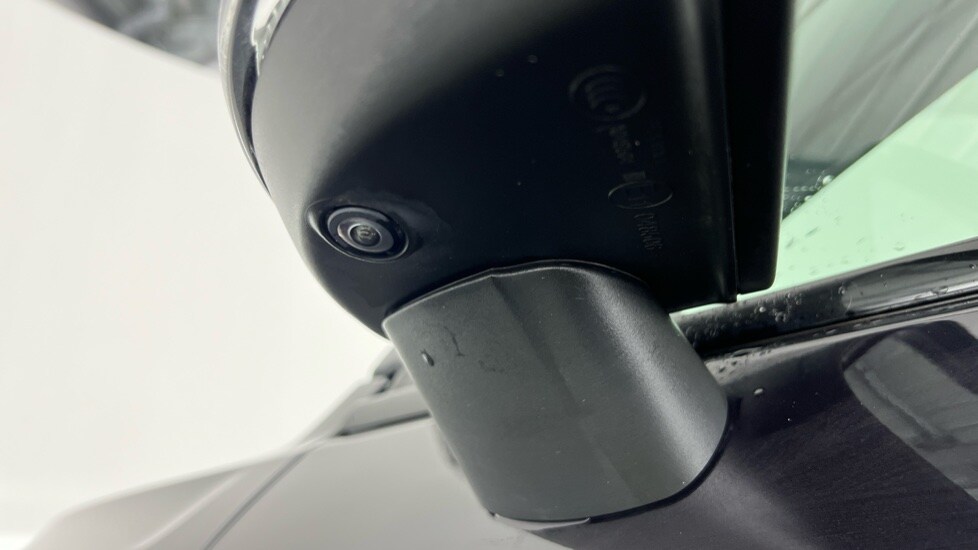 Used Volvo XC40 2023 for sale - 77519057: Photo 51