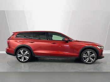 Used Volvo V60 Cross Country 2020 for sale - 79035201: Photo