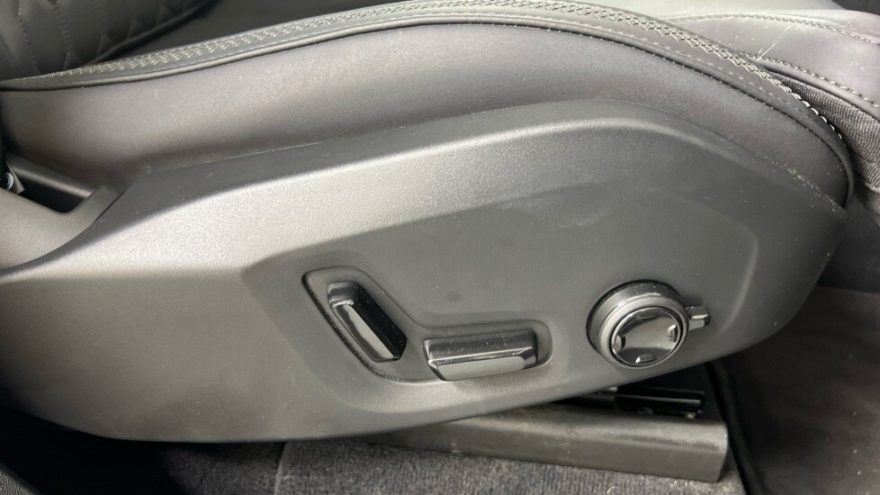 Used Volvo XC90 2025 for sale - 75764075: Photo 30
