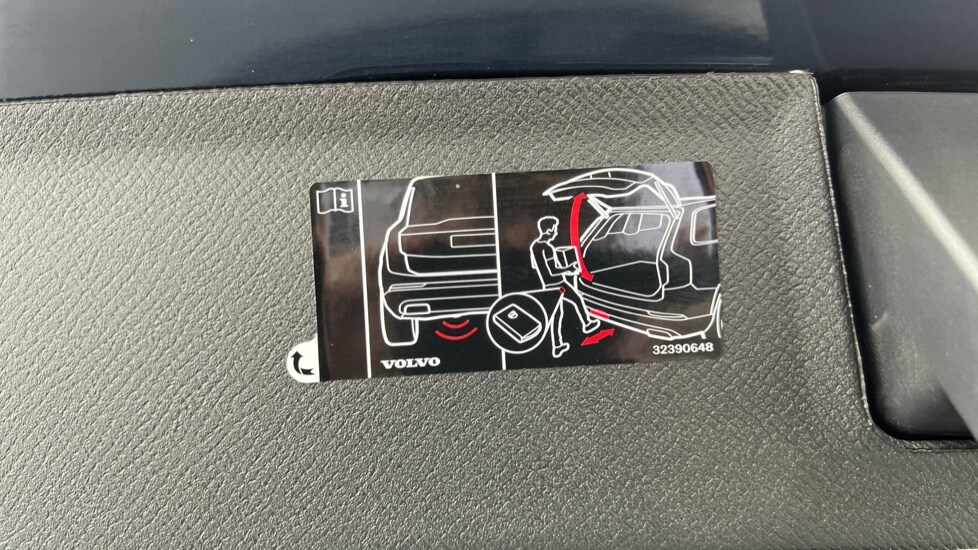 Used Volvo XC90 2025 for sale - 75764075: Photo 40