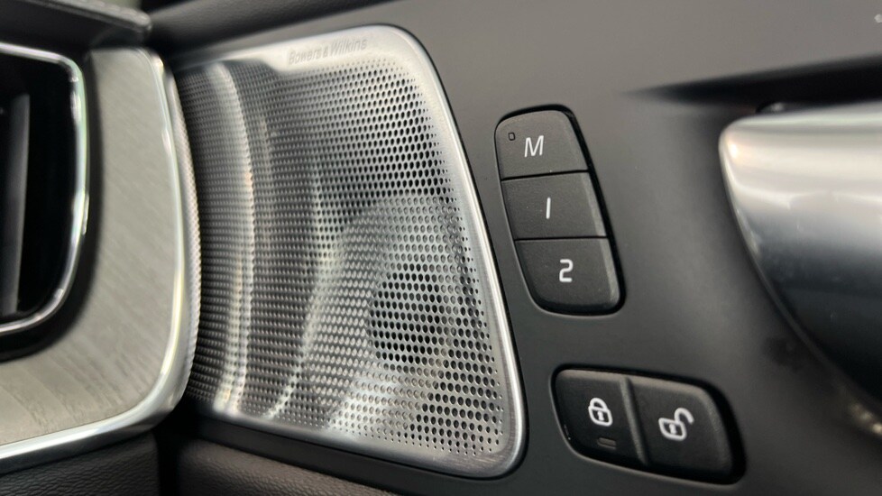 Used Volvo XC60 2025 for sale - 76526504: Photo 35