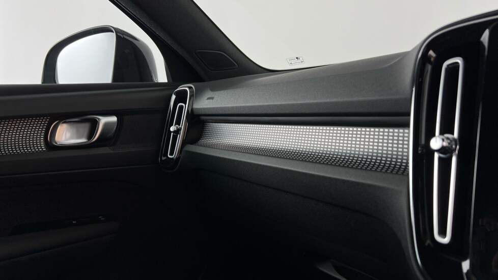 Used Volvo XC40 2021 for sale - 76851227: Photo 34