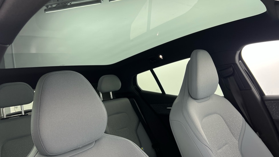 Used Volvo EX30 2025 for sale - 77035910: Photo 30