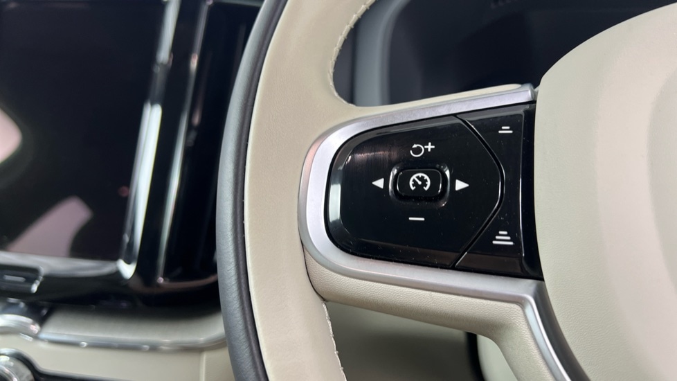 Used Volvo XC60 2025 for sale - 77133856: Photo 19