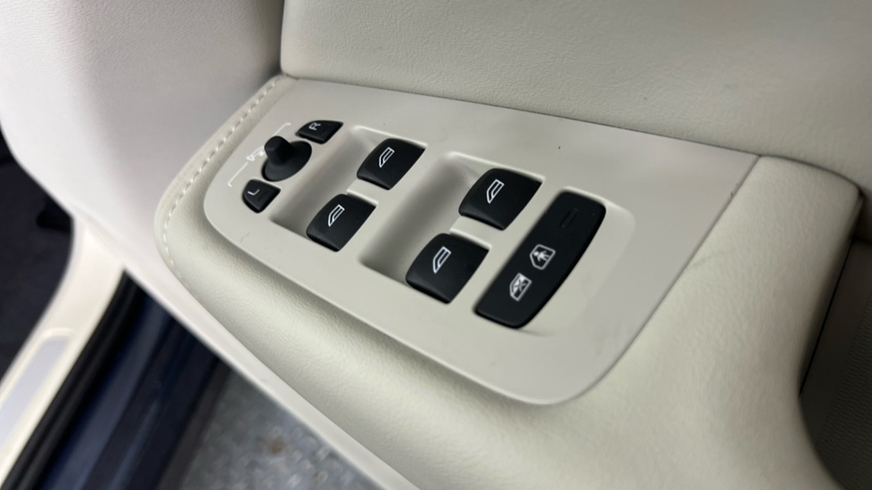 Used Volvo XC60 2025 for sale - 77133856: Photo 22