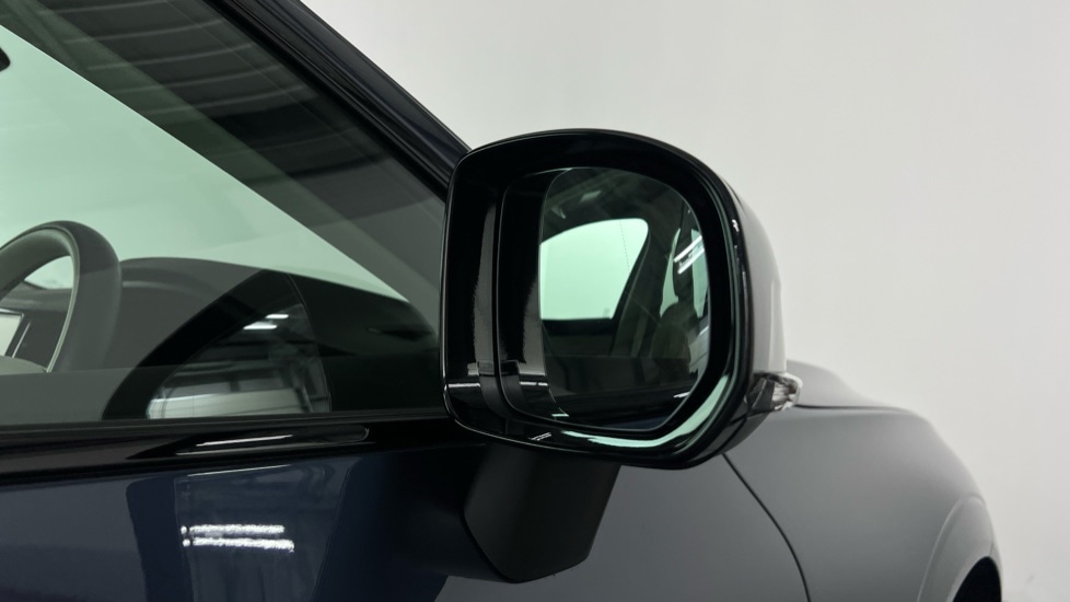 Used Volvo XC60 2025 for sale - 77133856: Photo 30