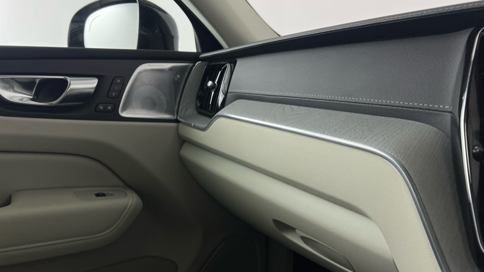 Used Volvo XC60 2025 for sale - 77133856: Photo 34