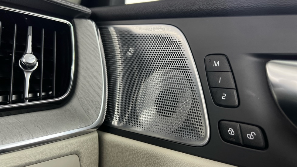 Used Volvo XC60 2025 for sale - 77133856: Photo 36