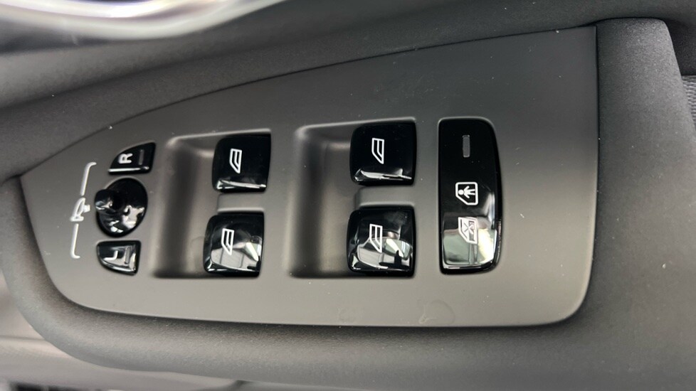 Used Volvo XC90 2025 for sale - 77047767: Photo 23