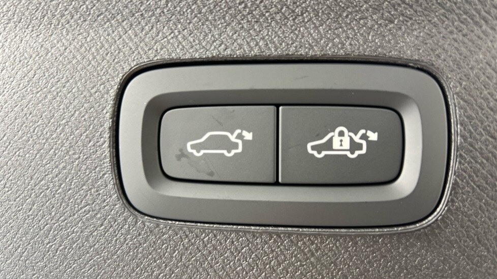 Used Volvo XC90 2025 for sale - 77047767: Photo 33