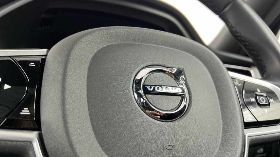 Used Volvo XC60 2021 for sale - 77706395: Photo 45