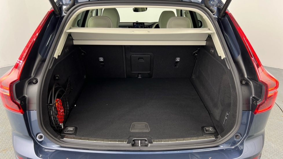 Used Volvo XC60 2025 for sale - 77979077: Photo 13