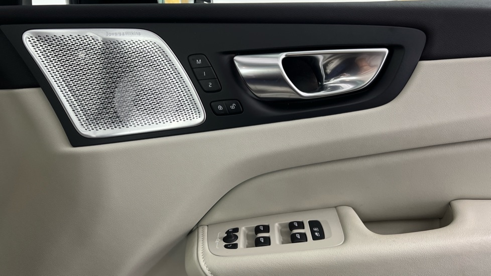 Used Volvo XC60 2025 for sale - 77979077: Photo 28