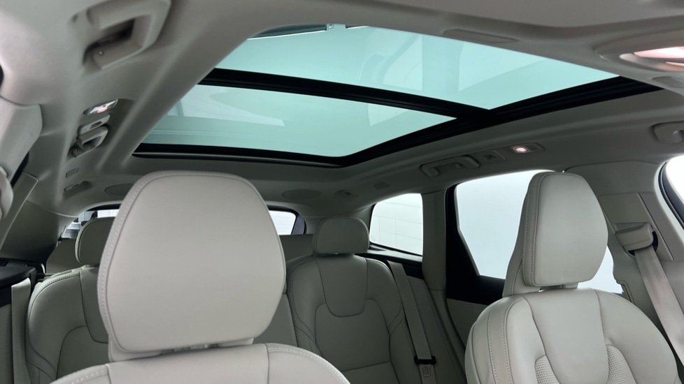 Used Volvo XC60 2025 for sale - 77979077: Photo 30