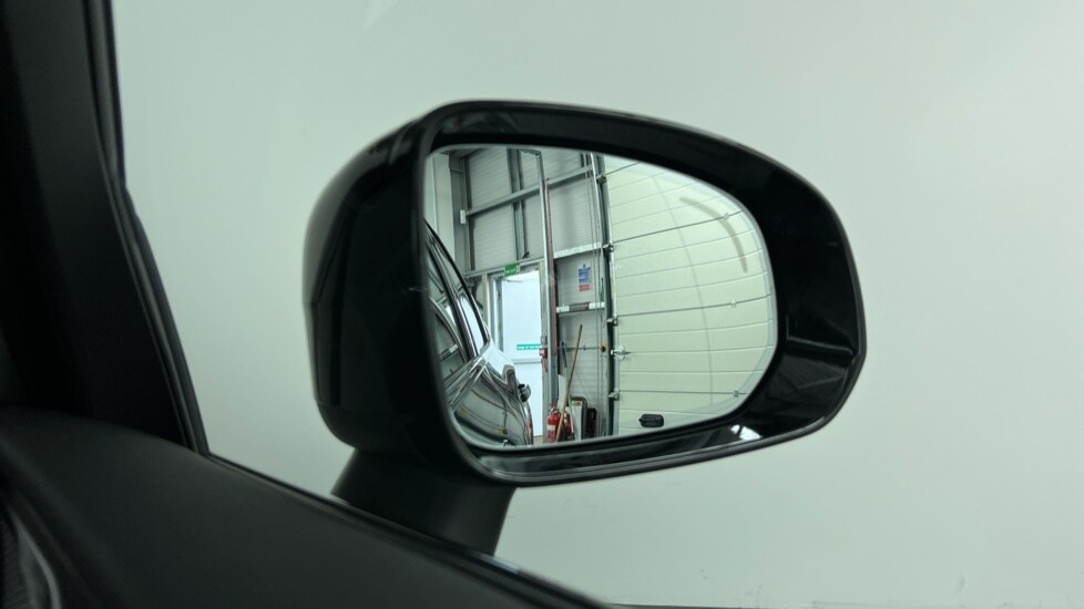 Used Volvo XC60 2025 for sale - 77979077: Photo 31