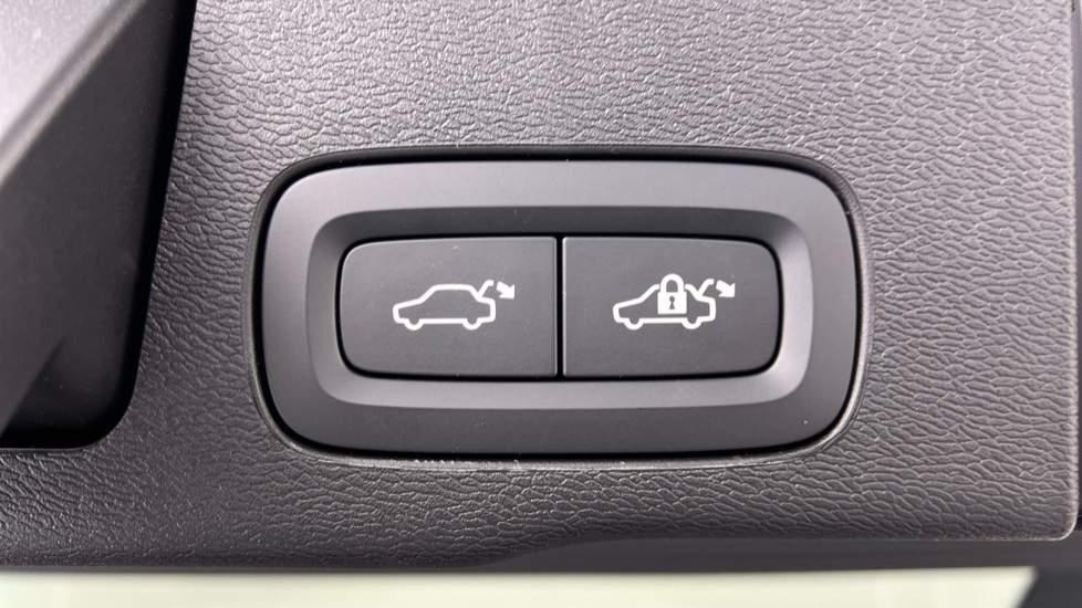 Used Volvo XC60 2025 for sale - 77979077: Photo 34