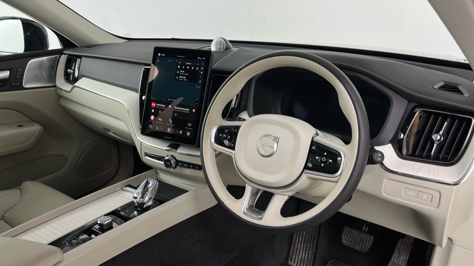Used Volvo XC60 2025 for sale - 77979077: Photo 4