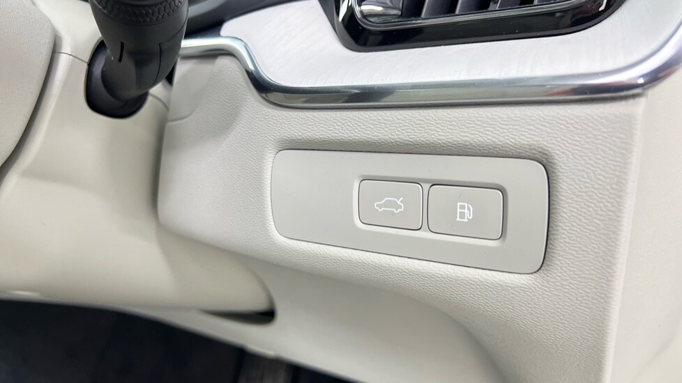 Used Volvo XC60 2025 for sale - 77979077: Photo 40