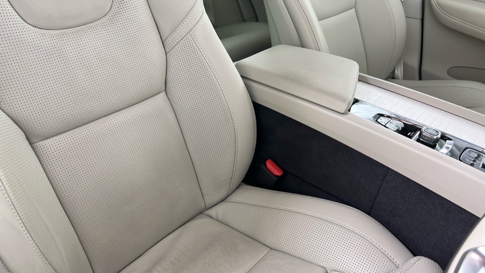 Used Volvo XC60 2025 for sale - 77979077: Photo 41