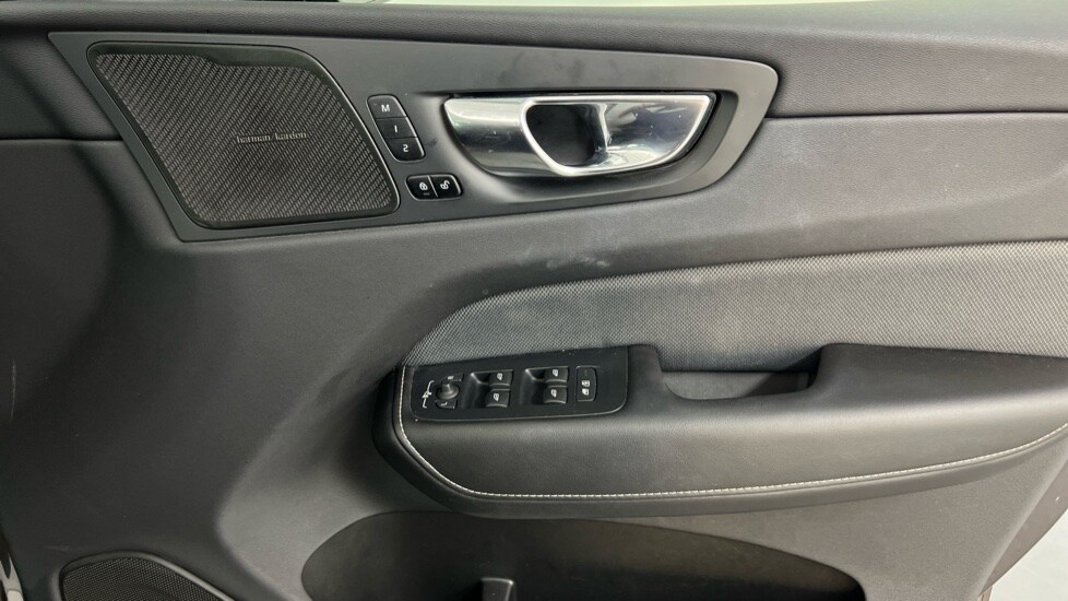 Used Volvo XC60 2021 for sale - 76025318: Photo 28