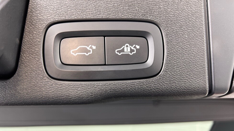 Used Volvo XC60 2021 for sale - 76025318: Photo 34