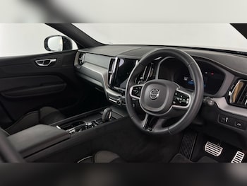 Used Volvo XC60 2021 for sale - 76025318: Photo 4