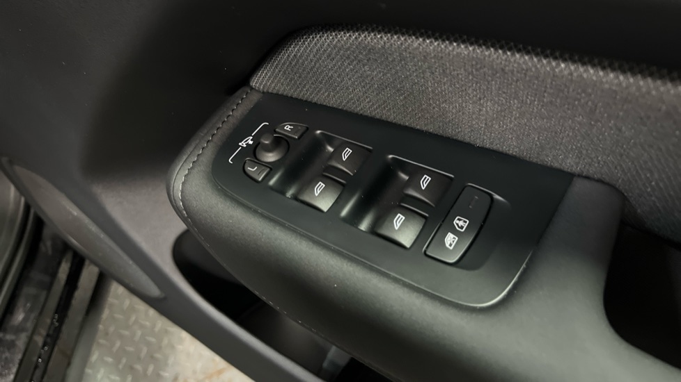 Used Volvo XC60 2025 for sale - 77726091: Photo 22