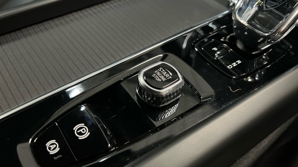 Used Volvo XC60 2025 for sale - 77726091: Photo 25