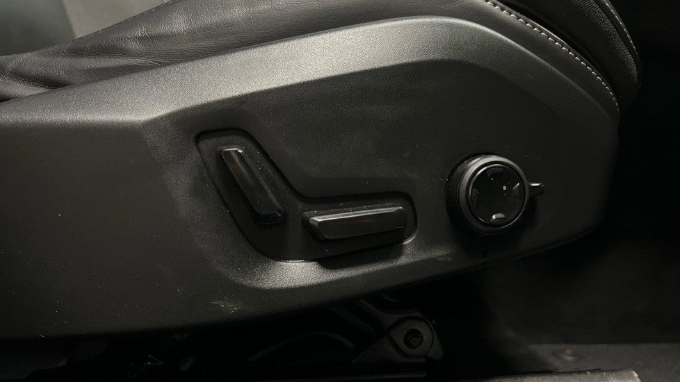 Used Volvo XC60 2025 for sale - 77726091: Photo 28