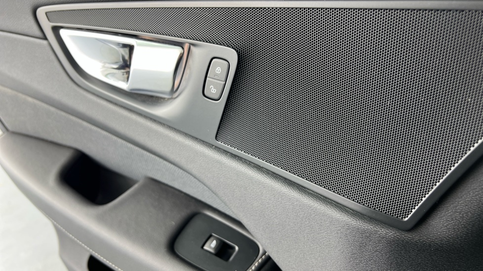 Used Volvo XC60 2022 for sale - 76523602: Photo 41