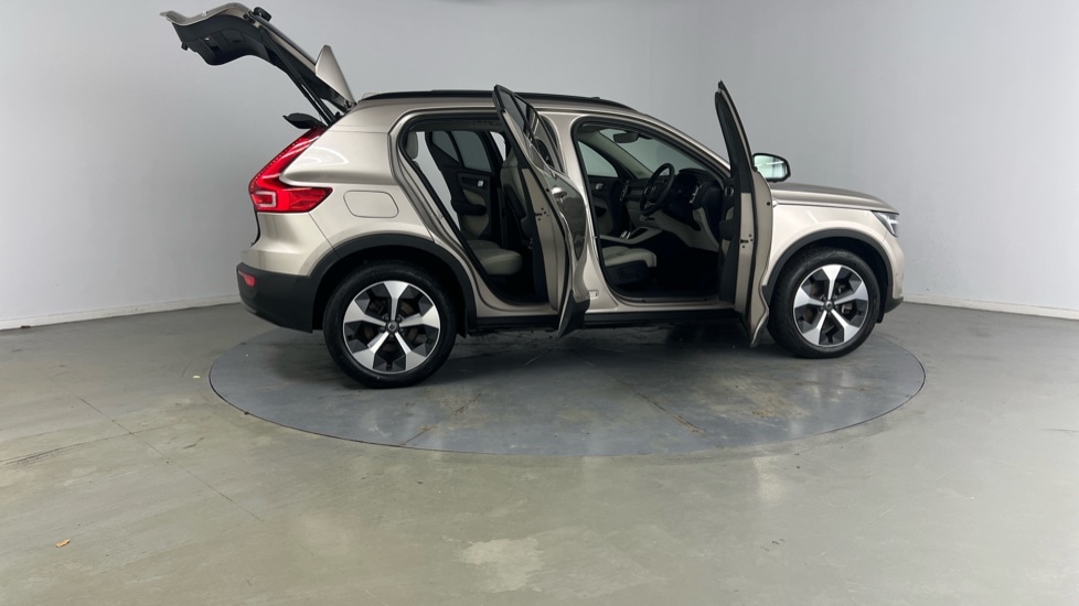 Used Volvo XC40 2022 for sale - 77285609: Photo 28