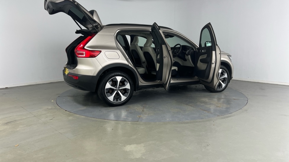 Used Volvo XC40 2022 for sale - 77285609: Photo 29