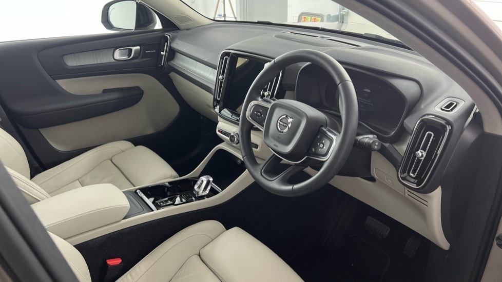 Used Volvo XC40 2022 for sale - 77285609: Photo 4