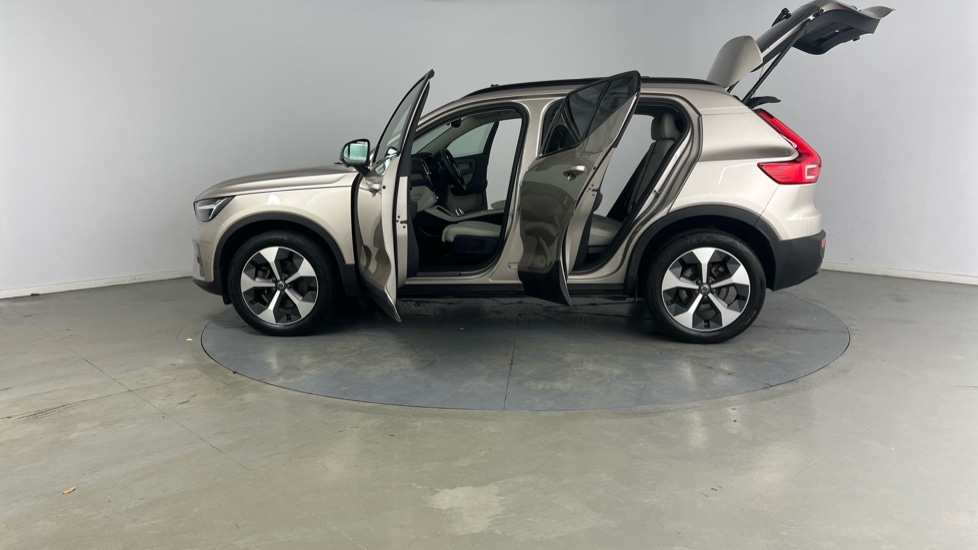 Used Volvo XC40 2022 for sale - 77285609: Photo 40