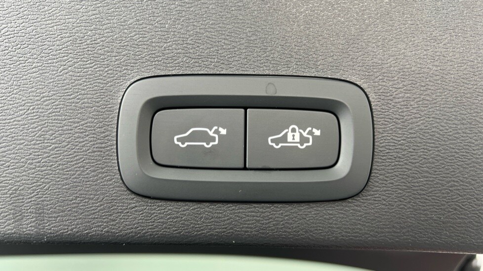 Used Volvo XC40 2025 for sale - 77791100: Photo 34