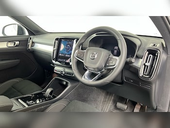 Used Volvo XC40 2025 for sale - 77791100: Photo