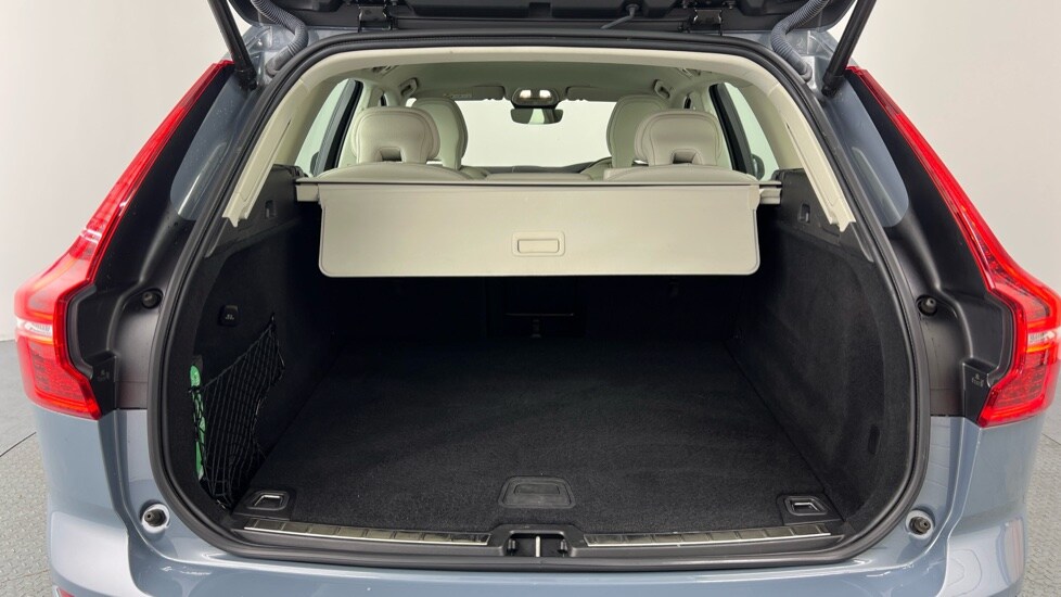 Used Volvo XC60 2023 for sale - 76696450: Photo 13