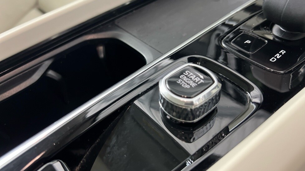 Used Volvo XC60 2023 for sale - 76696450: Photo 25