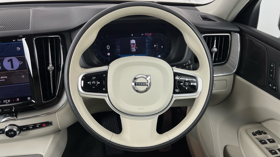 Used Volvo XC60 2025 for sale - 76344157: Photo 10