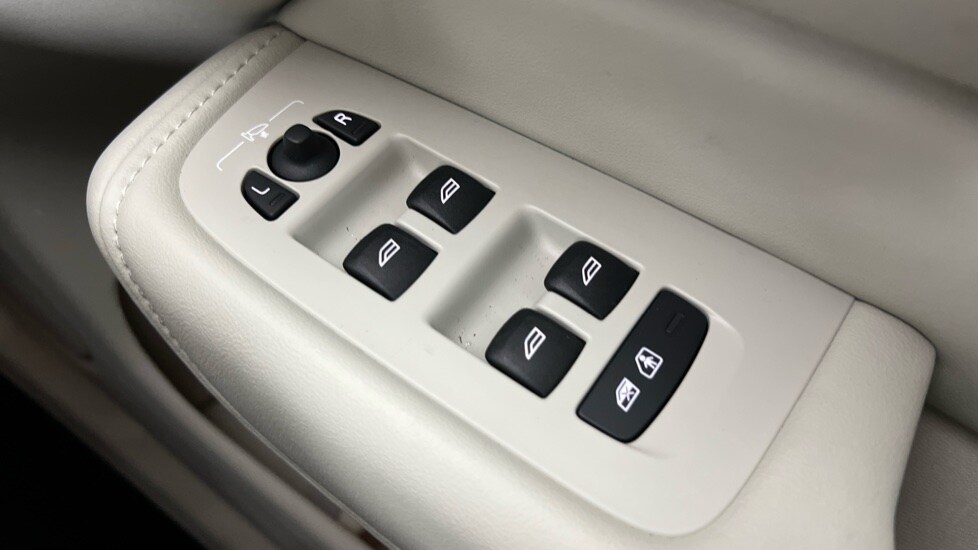 Used Volvo XC60 2025 for sale - 76344157: Photo 22