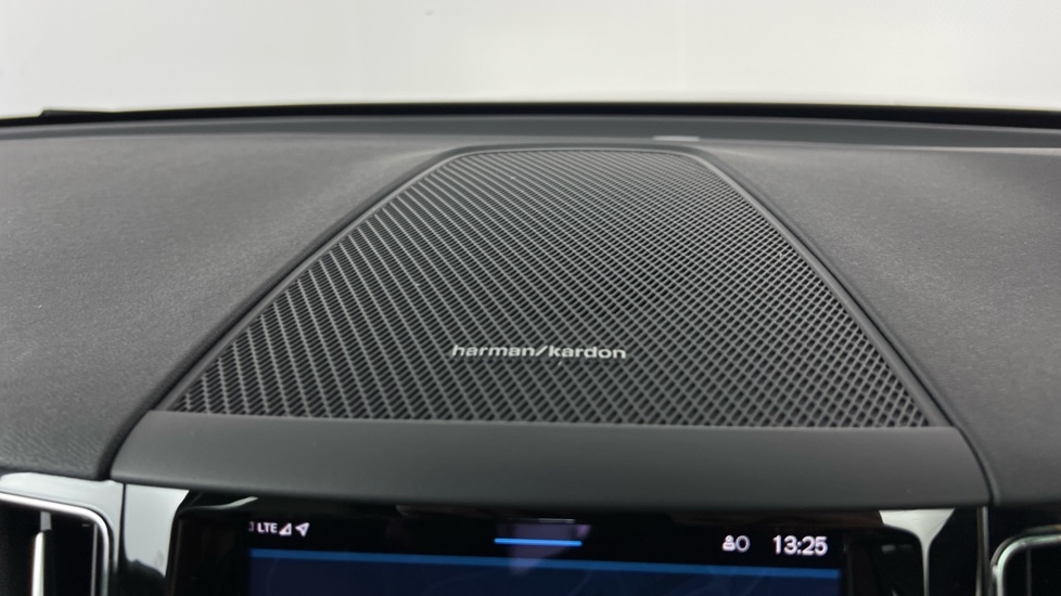 Used Volvo XC60 2025 for sale - 76344157: Photo 24