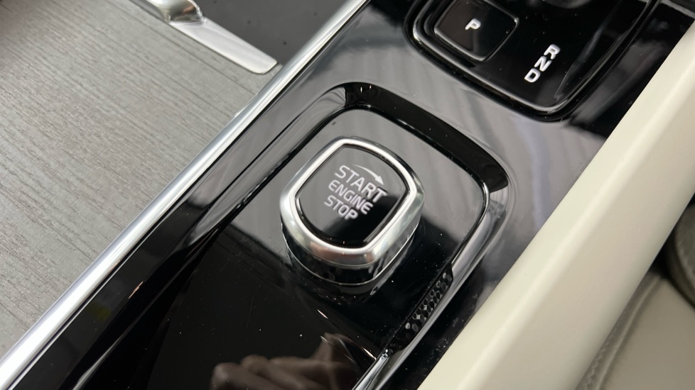 Used Volvo XC60 2025 for sale - 76344157: Photo 25