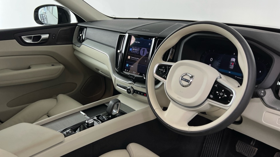 Used Volvo XC60 2025 for sale - 76344157: Photo 4