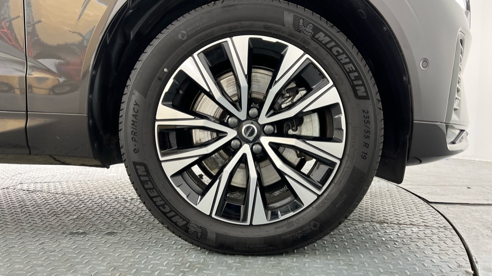 Used Volvo XC60 2025 for sale - 76344157: Photo 9