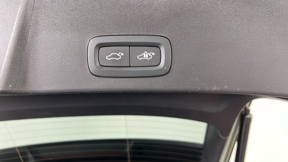 Used Volvo XC40 2024 for sale - 76096041: Photo 32