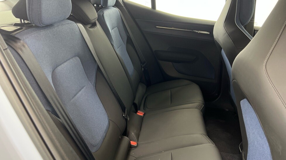 Used Volvo EX30 2025 for sale - 75482201: Photo 6