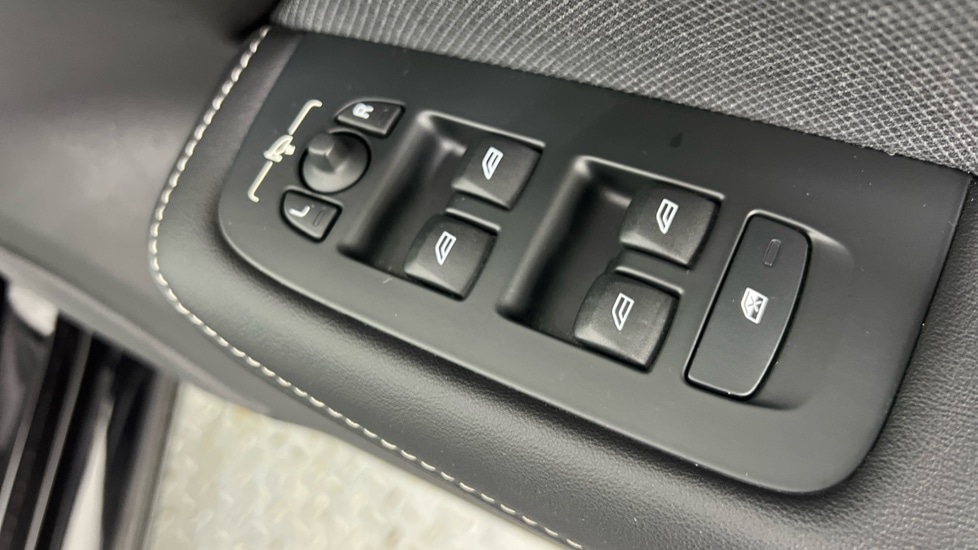 Used Volvo V60 2020 for sale - 77075601: Photo 22